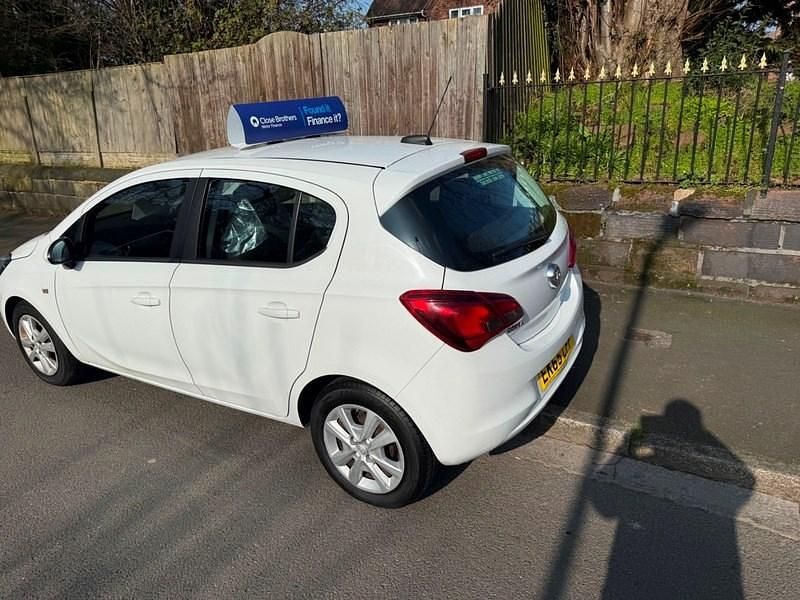 Used Vauxhall Corsa Design Edition 70 HP (51 kW) 2015 White Hatchback