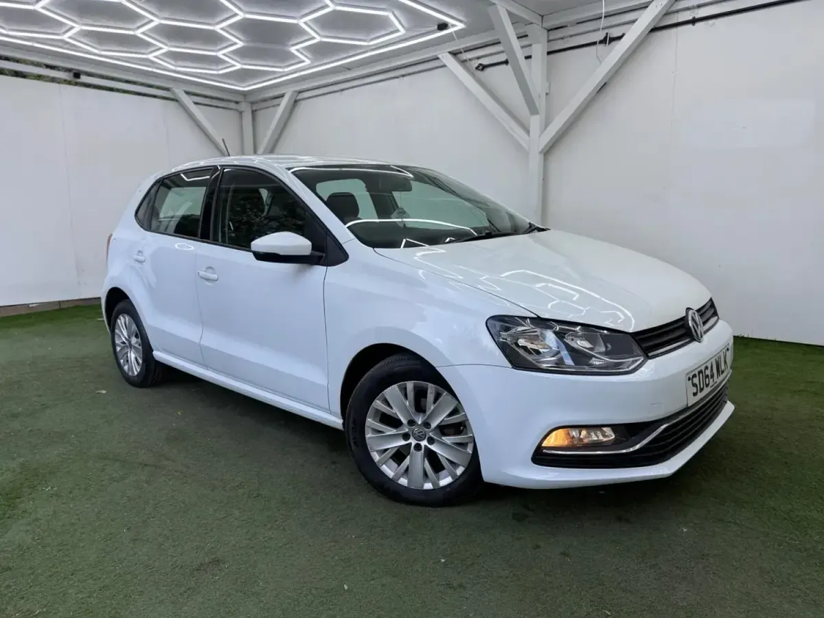 Usado VW Polo SE 60 HP (44 kW) 2015 Branco Citadino
