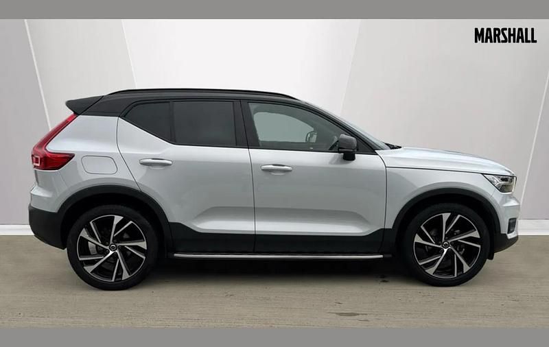 Used Volvo XC40 R-Design Pro 161 HP (118 kW) 2022 Silver SUV