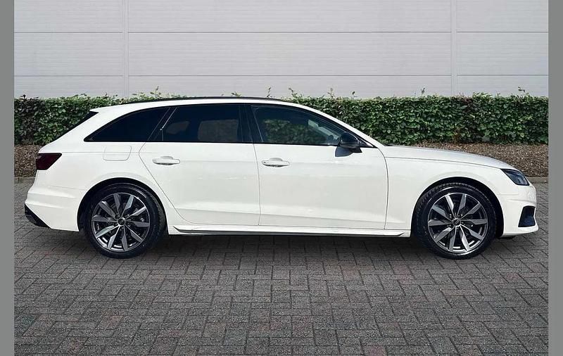 Used Audi A4 Sport 147 HP (108 kW) 2023 White Estate