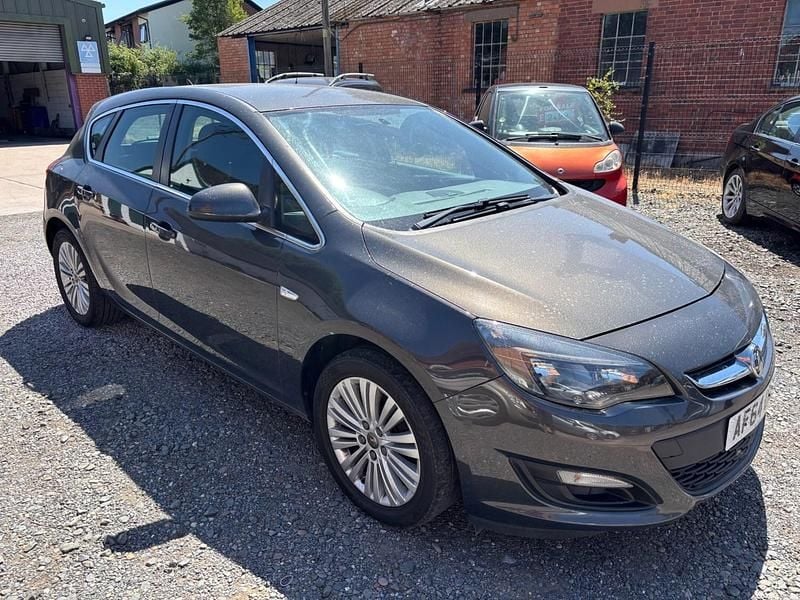 Grey Used 2014 Vauxhall Astra Excite Hatchback | £2,499 (Fair price) - Image 1/4