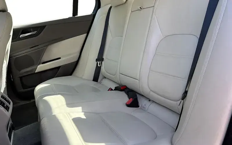 Used Jaguar XE Ingenium 200 HP (147 kW) 2019 Sedan