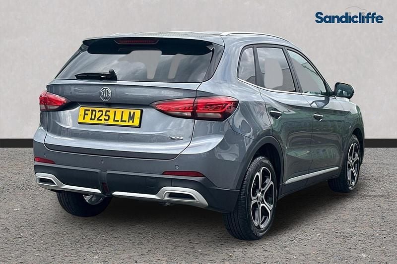 Usado MG ZS SE 115 HP (84 kW) 2024 Cinzento SUV