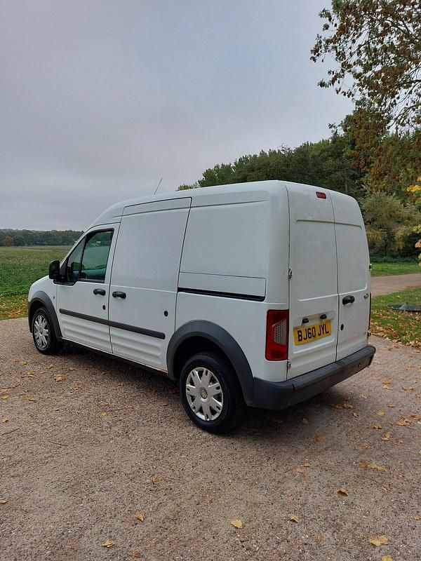 Used Ford Transit Connect 90 HP (66 kW) 2010 White MPV