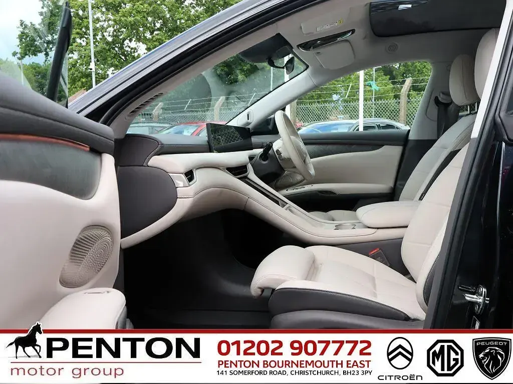 Used MG IM6 300 kW (408 HP) 2026 Black SUV