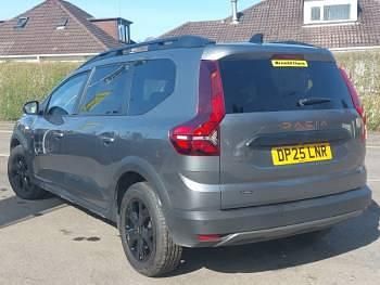 Used Dacia Jogger Extreme 140 HP (102 kW) 2025 Grey MPV