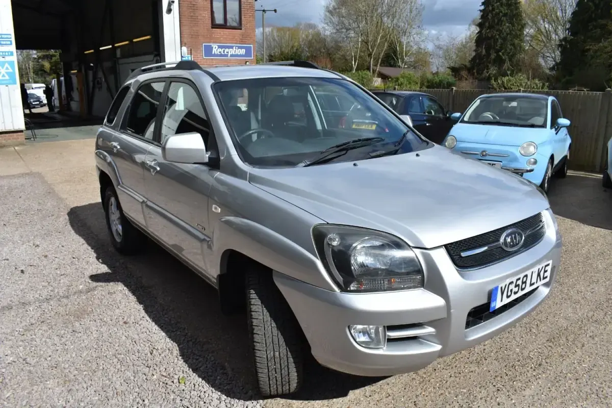 Używany Kia Sportage 140 KM (102 kW) 2008 Srebrny SUV