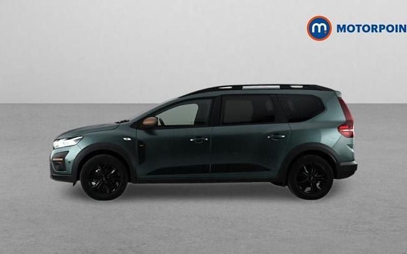 Used Dacia Jogger Extreme 141 HP (103 kW) 2024 Green MPV