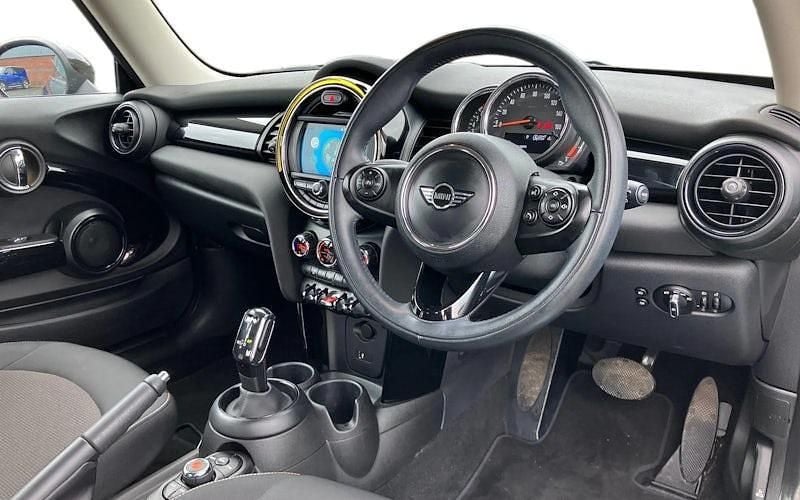 Begagnad Mini Cooper Sport 136 HK (100 kW) 2018 Svart Halvkombi