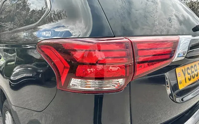 Used Mitsubishi Outlander P-HEV 224 HP (164 kW) 2020 Black SUV