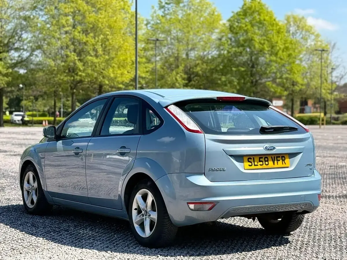 Used Ford Focus Zetec 99 HP (72 kW) 2009 Blue Hatchback