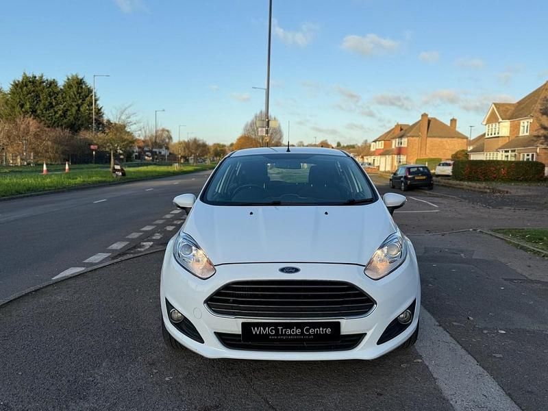 Used Ford Fiesta Zetec 2015 White Hatchback