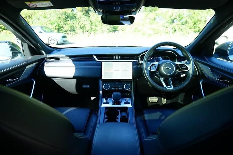 Usado Jaguar F-Pace R-Dynamic 204 HP (150 kW) 2022 Prateado SUV