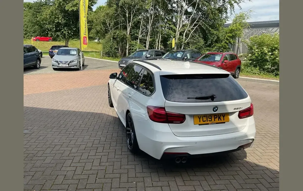 Used BMW 320 M Sport 180 HP (132 kW) 2019 White Estate