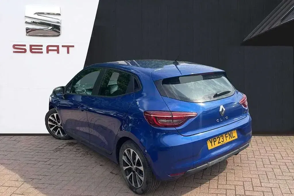 Used Renault Clio V Evolution 143 HP (105 kW) 2023 Blue Hatchback