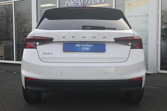 Used Skoda Fabia Colour Edition 80 HP (58 kW) 2023 White Hatchback