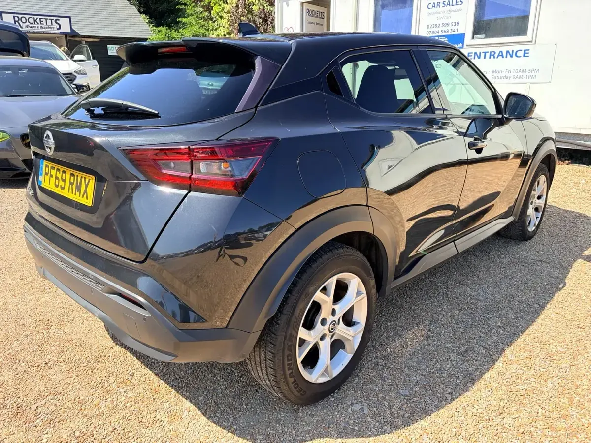 Used Nissan Juke N-Connecta 117 HP (86 kW) 2019 Black SUV
