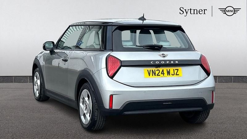 Used Mini Cooper Hatch 154 HP (113 kW) 2024 Silver Hatchback