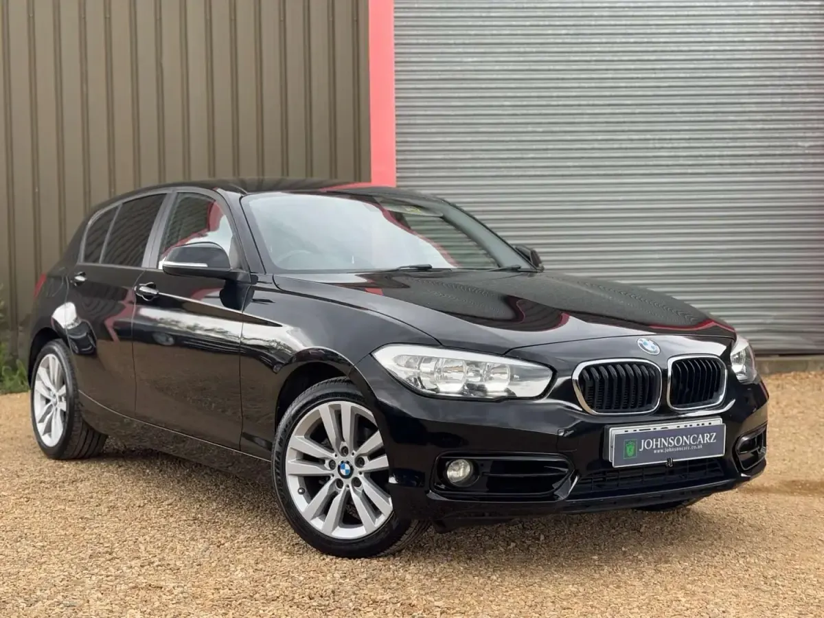 Używany BMW 118 Sport Line 2016 Czarny Hatchback