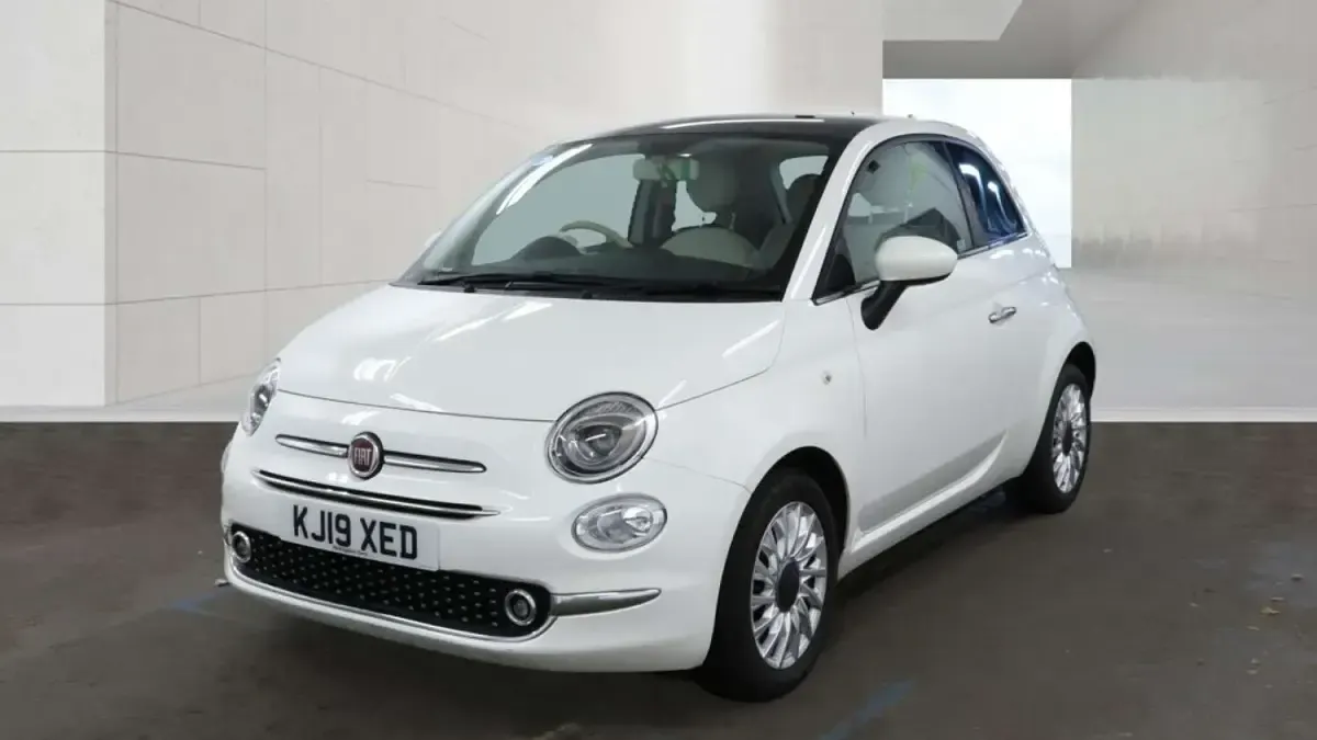 Used Fiat 500 Lounge 69 HP (50 kW) 2019 White Hatchback