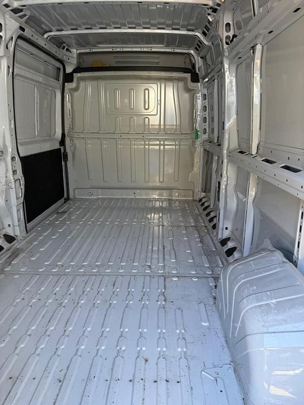 Used Citroën Relay 140 HP (102 kW) 2023 White Van