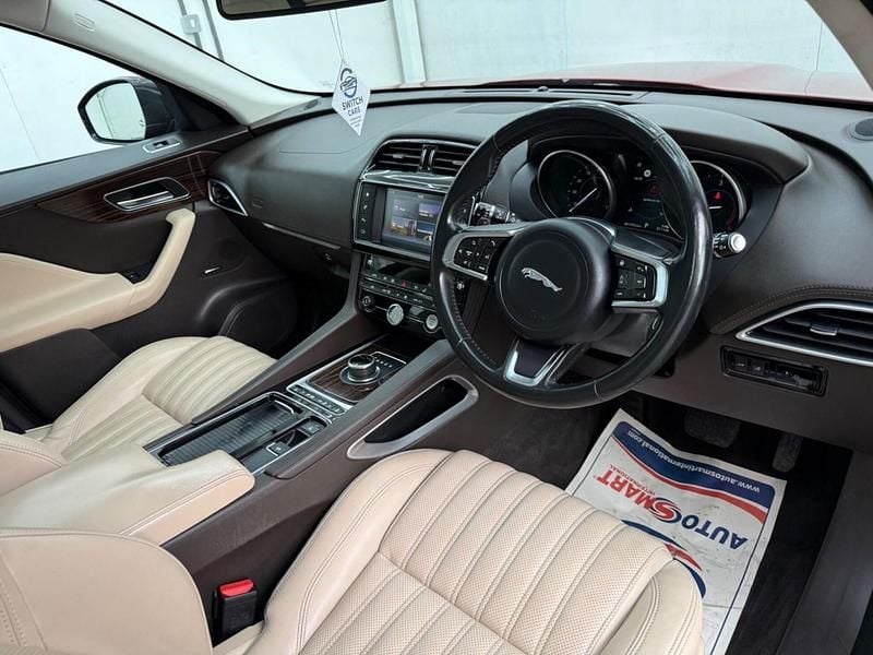 Used Jaguar F-Pace Portfolio 240 HP (176 kW) 2017 Red SUV