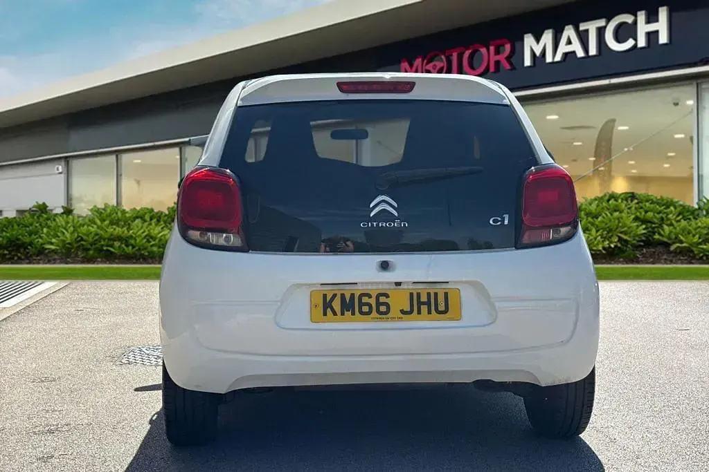 Used Citroën C1 Flair 68 HP (50 kW) 2016 White Hatchback