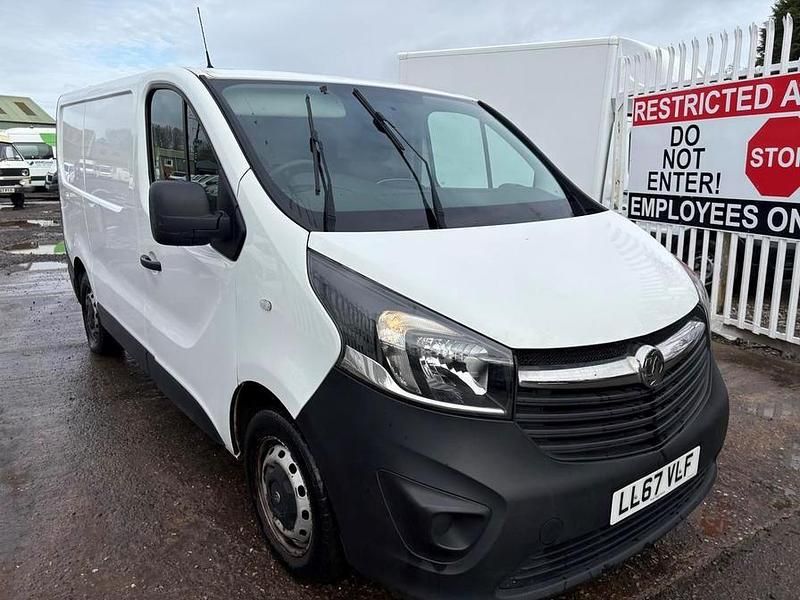 Used Vauxhall Vivaro 95 HP (69 kW) 2017 White