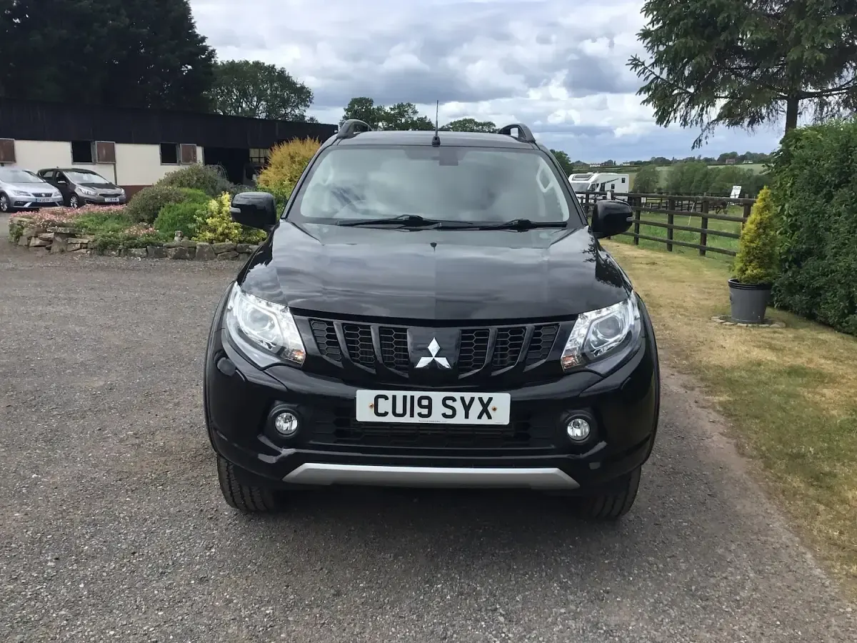 Used Mitsubishi L200 181 HP (133 kW) 2019 Black Pickup