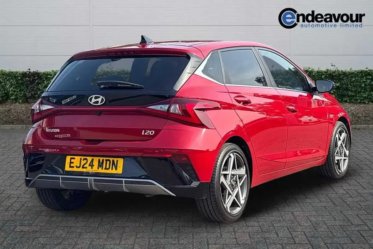 Used Hyundai i20 Ultimate 100 HP (73 kW) 2024 Red Hatchback