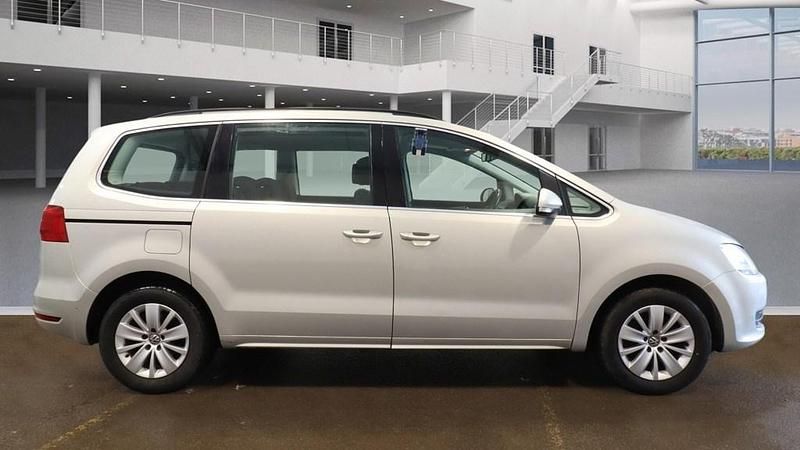 Used VW Sharan SE 140 HP (102 kW) 2014 Reflex silver MPV