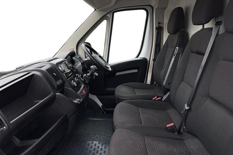 Used Citroën Relay 138 HP (101 kW) 2023 White Van