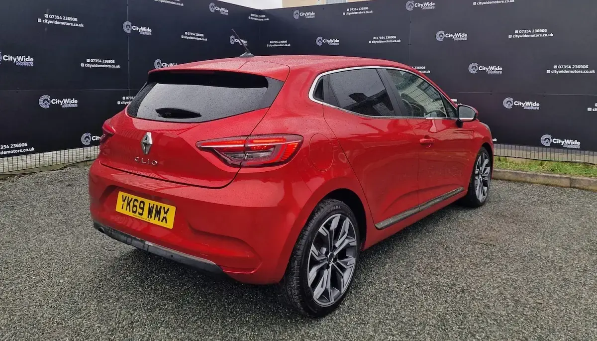 Used Renault Clio Version S 100 HP (73 kW) 2020 Red Hatchback