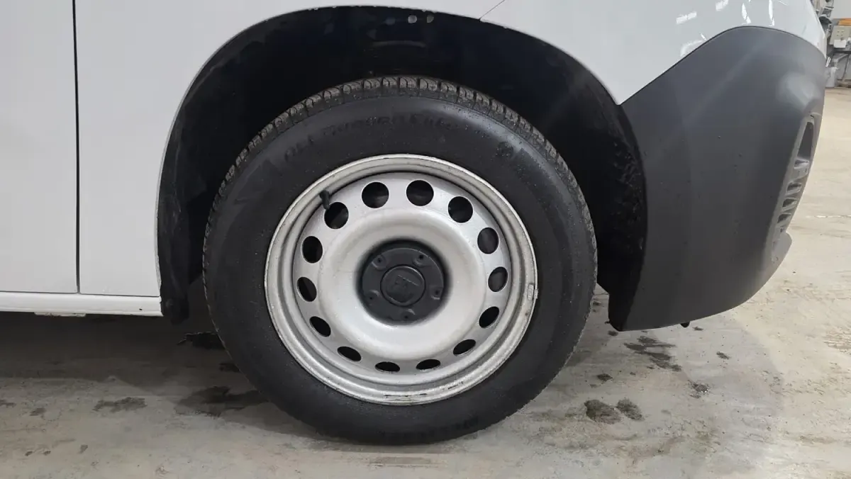 Begagnad Fiat Doblò 2024 Vit Minibuss