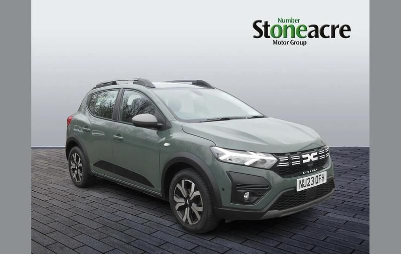 Used Dacia Sandero Journey 90 HP (66 kW) 2023 Green SUV