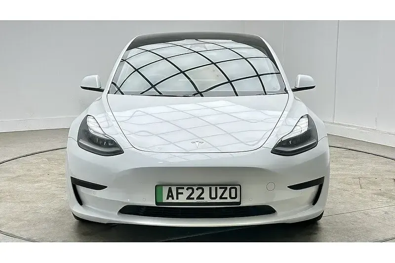 Used Tesla Model 3 Standard Range 235 kW (320 HP) 2022 White Sedan