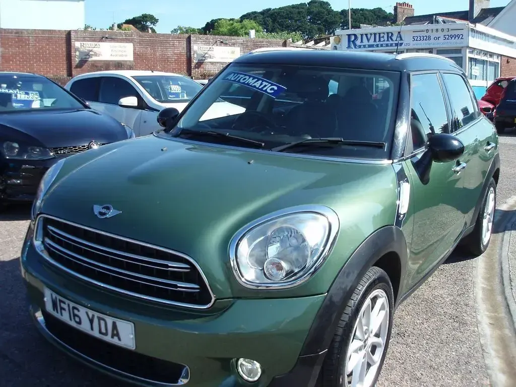 Used Mini Cooper D Countryman 112 HP (82 kW) 2016 Green SUV