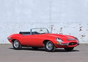 Used Jaguar E-Type 269 HP (197 kW) 1962 Red Cabriolet