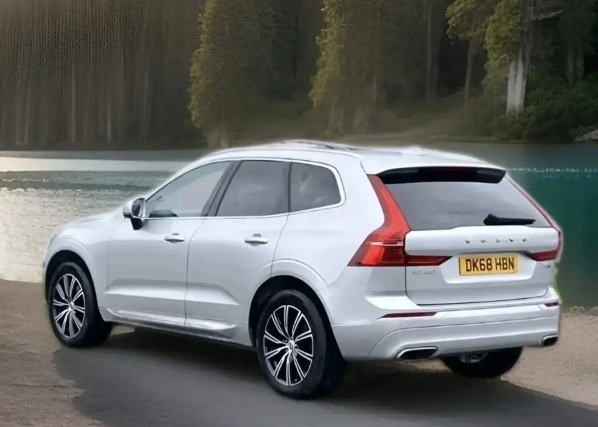Used Volvo XC60 Inscription 235 HP (172 kW) 2018 Silver SUV