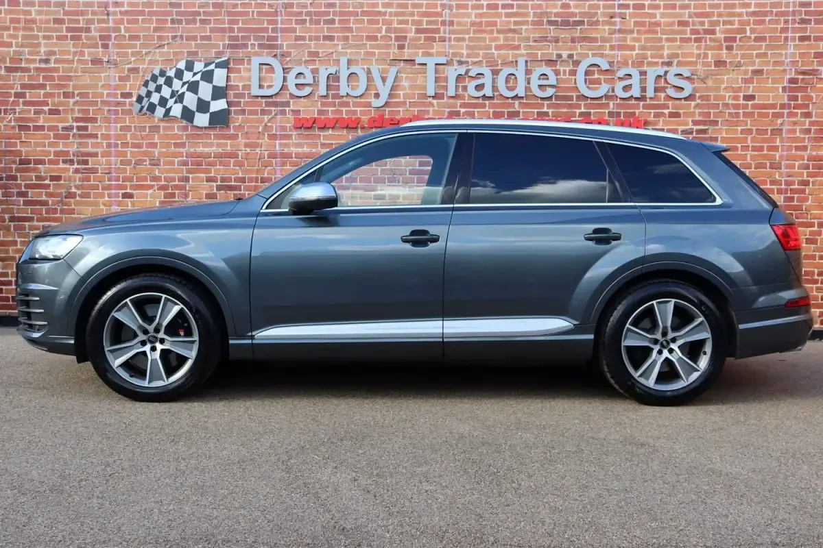 Usado Audi SQ7 Advanced 435 CV (319 kW) 2017 Gris SUV