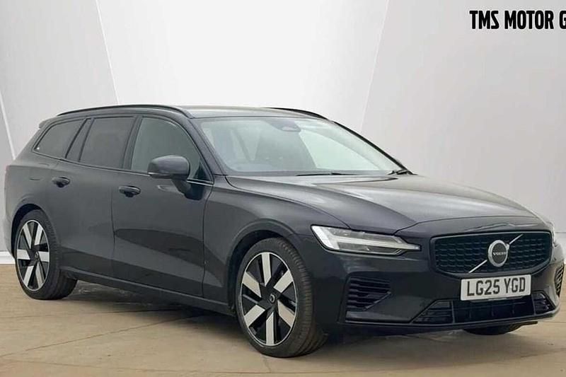 Used Volvo V60 Plus 345 HP (253 kW) 2025 Black Estate