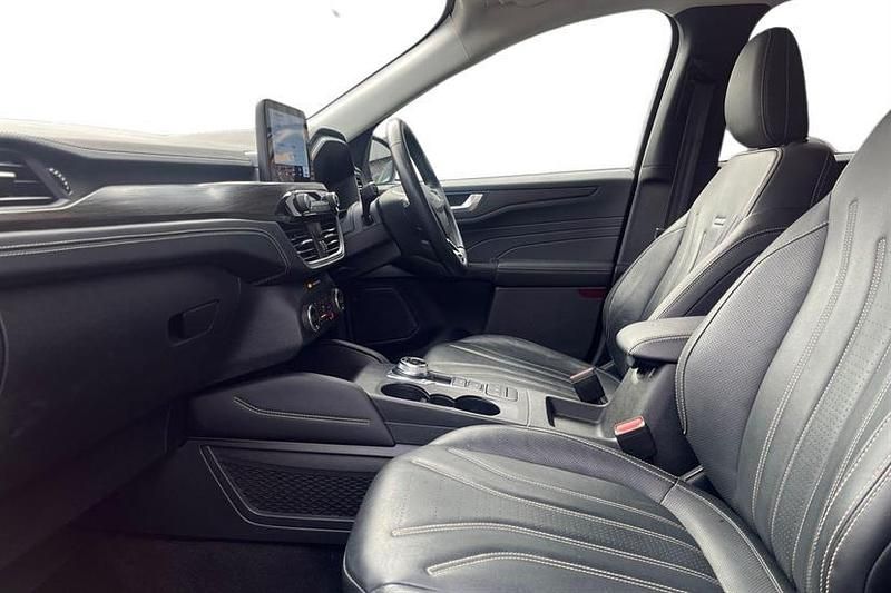 Used Ford Kuga Vignale 225 HP (165 kW) 2022 Agate black SUV