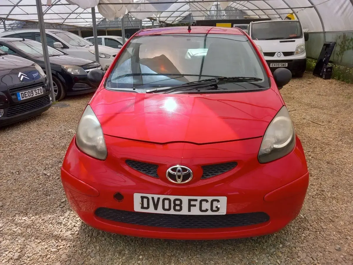 Begagnad Toyota Aygo 2008 Röd Halvkombi