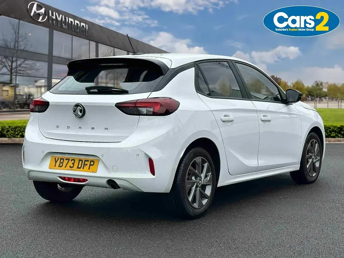 Used Vauxhall Corsa Design Edition 99 HP (72 kW) 2023 White Hatchback