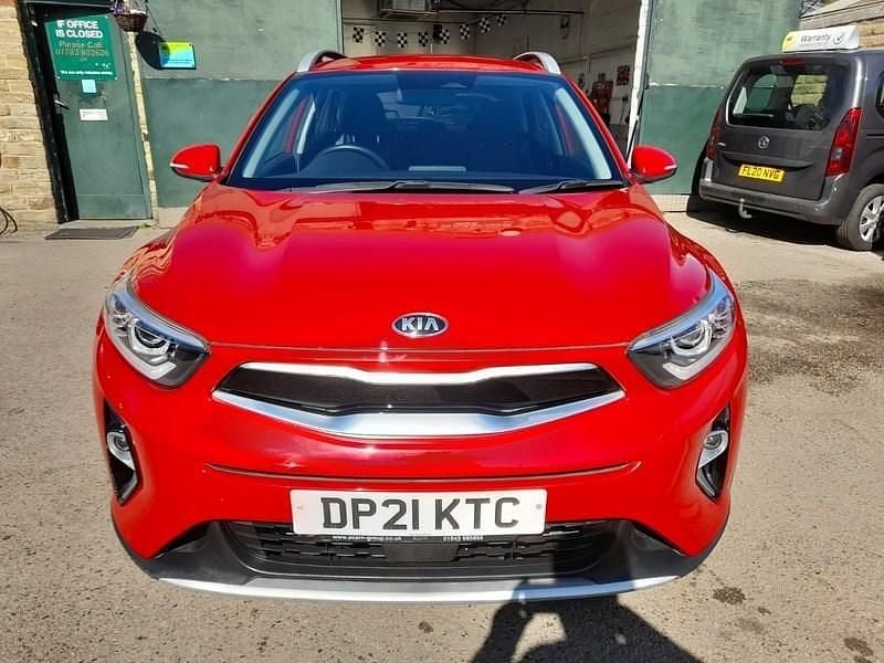 Used Kia Stonic 99 HP (72 kW) 2021 Red SUV