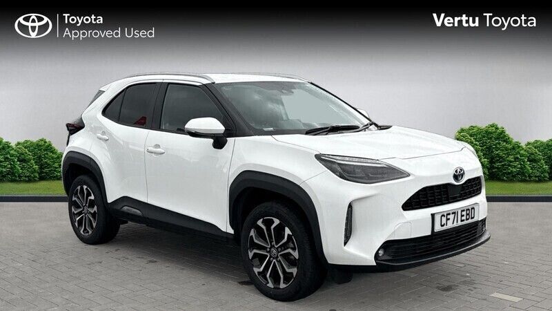 Used 2022 Toyota Yaris Hybrid Design Estate | £19,151 (Super price) - Image 1/4