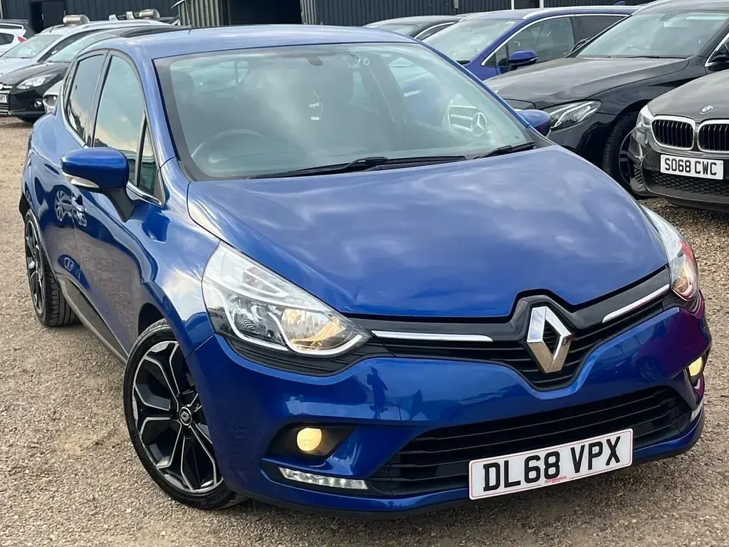 Used Renault Clio Iconic 90 HP (66 kW) 2018 Hatchback