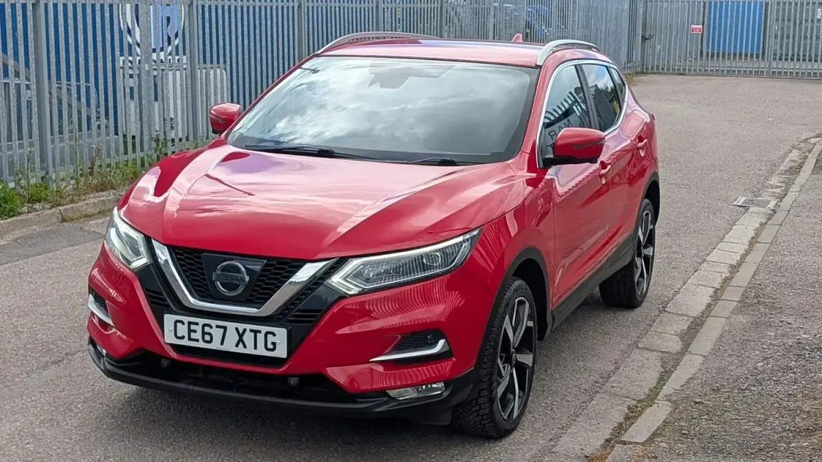 Used Nissan Qashqai Tekna 110 HP (80 kW) 2017 Red SUV