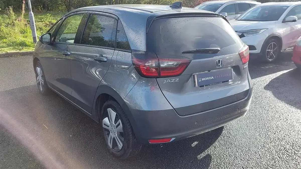 Used Honda Jazz Hybrid 109 HP (80 kW) 2022 Shining grey Hatchback