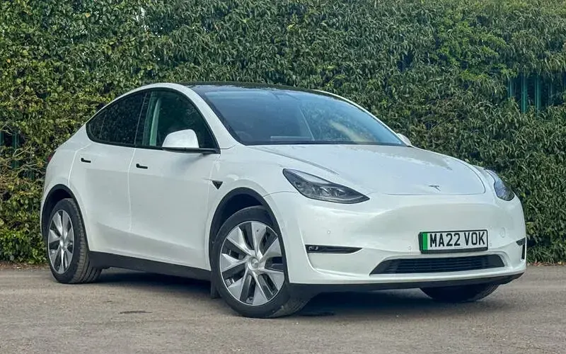 Używany Tesla Model Y Long Range AWD 286 kW (389 KM) 2025 SUV
